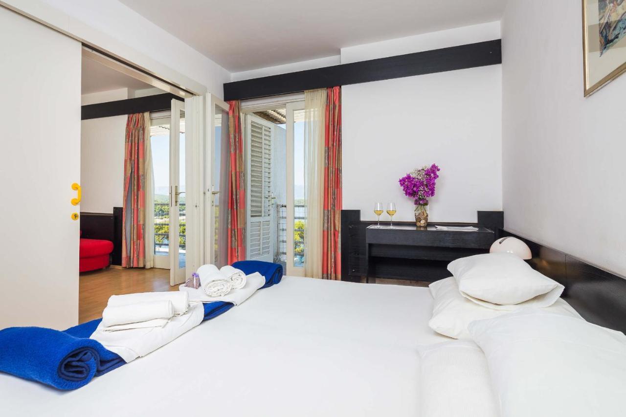 Hotel Hvar เยลซา ภายนอก รูปภาพ