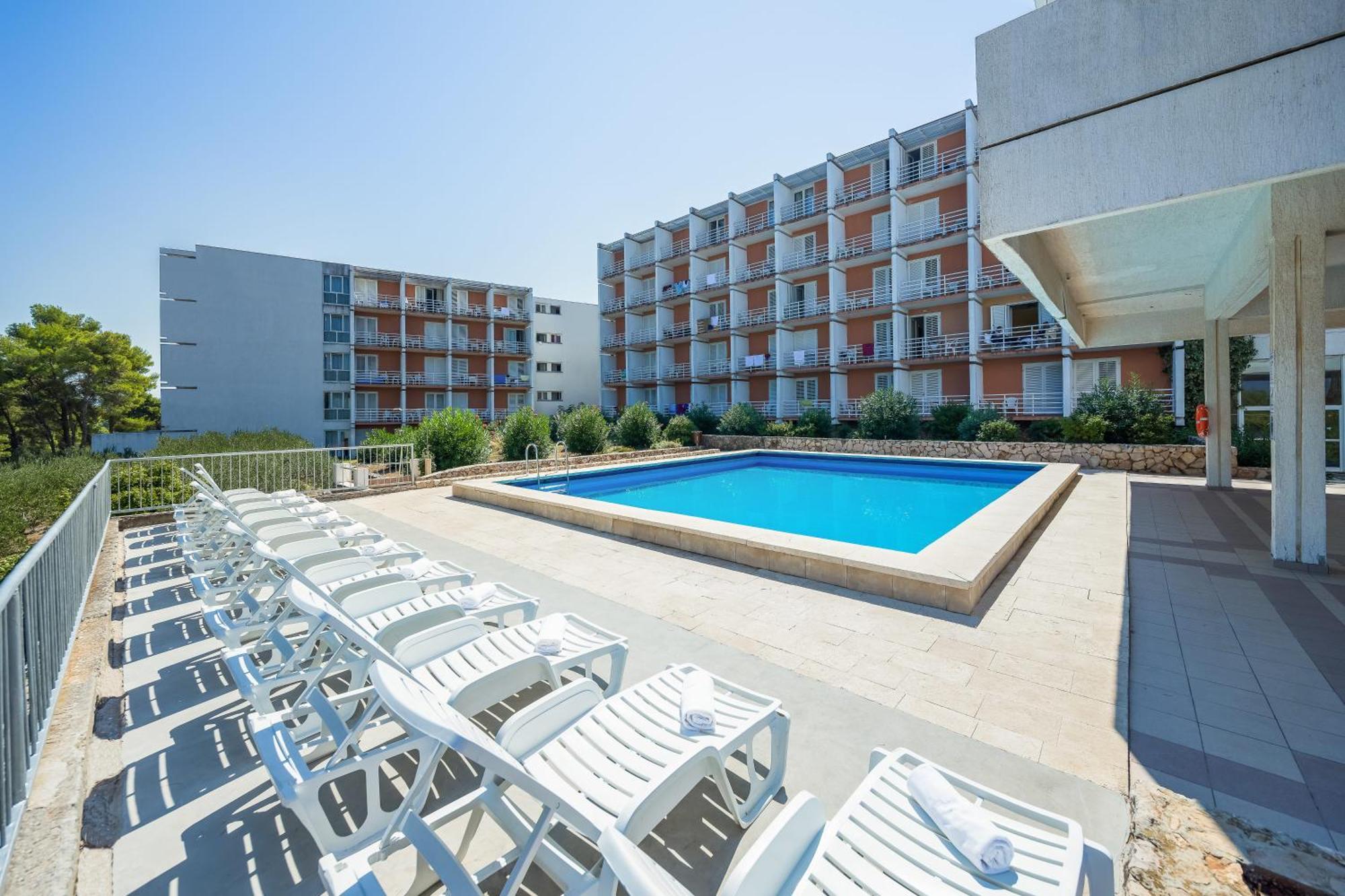 Hotel Hvar เยลซา ภายนอก รูปภาพ