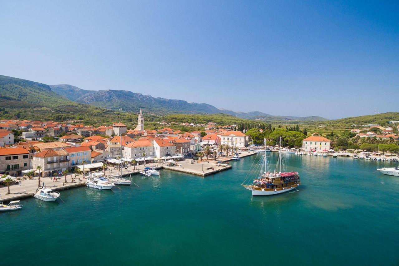Hotel Hvar เยลซา ภายนอก รูปภาพ