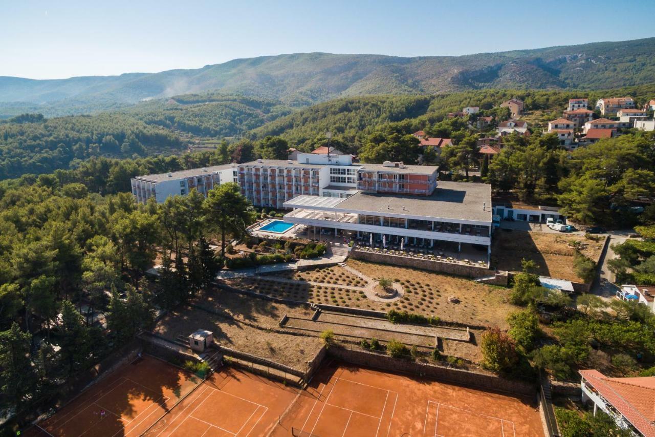 Hotel Hvar เยลซา ภายนอก รูปภาพ